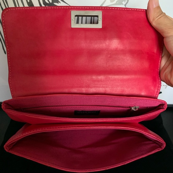 Vintage Pink Lambskin Chanel Chocolate Bar Clutch - Picture 4 of 8